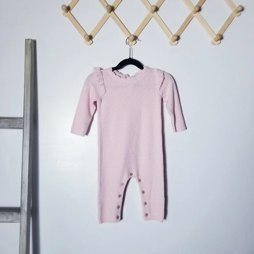 NWT MODERN MOMENTS GERBER KNIT ONESIE SIZE 6-9 MONTHS PINK WITH RUFFLES